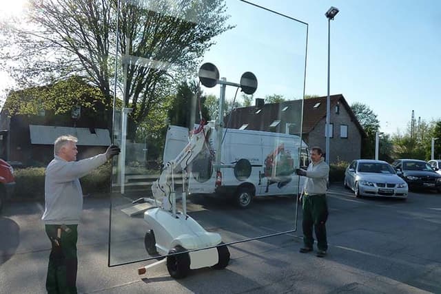 Robby 420 mobiele glaszuiger Robby 420 mobiele glaszuiger voor het veilig transporteren en plaatsen van glas bij bouwprojecten